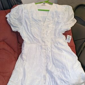 White V-neck Maxi Dress
